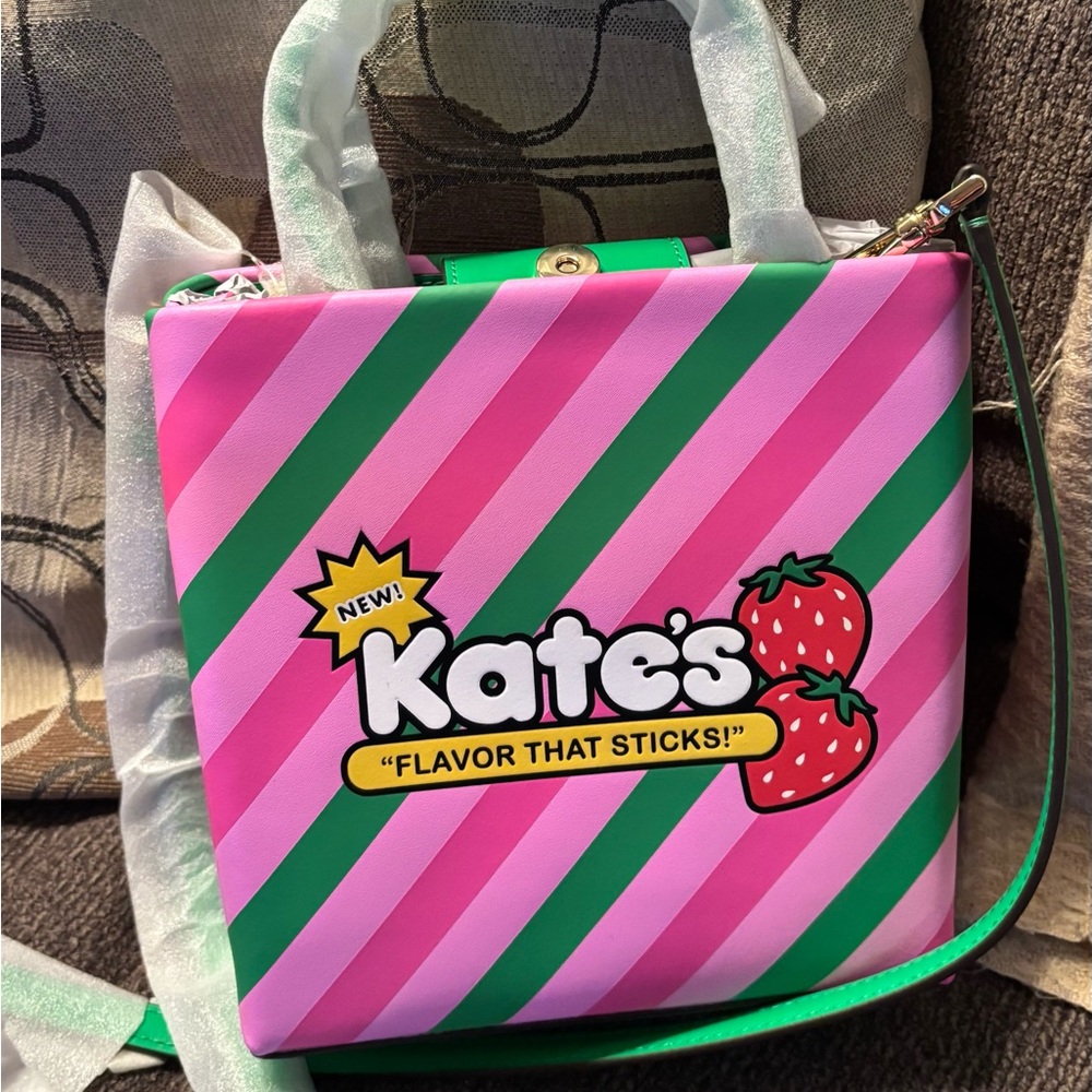 AUTHENTIC KATE SPADE Leather "Candy" magnetic top closure satchel/Crossbody